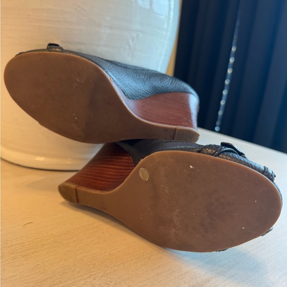 Tory Burch Leticia Black and Gold Peep-Toe Heels - Picture 3 of 6